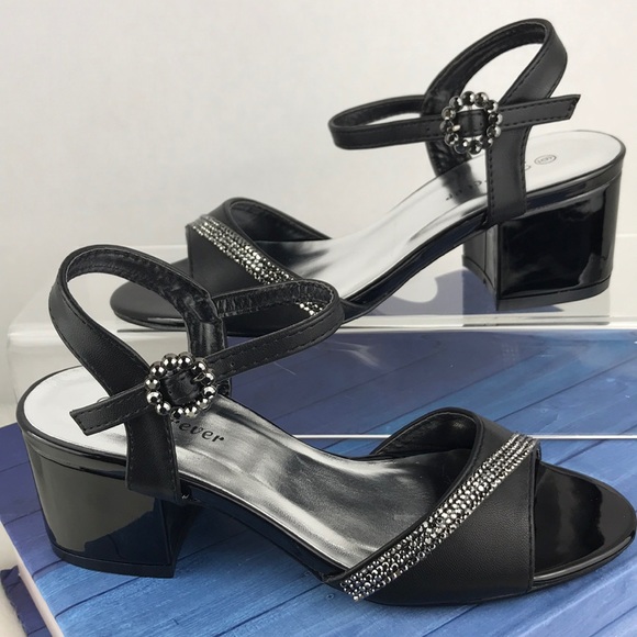 Low Chunky Heel Open Toe Buckled Sandal. - Picture 5 of 8